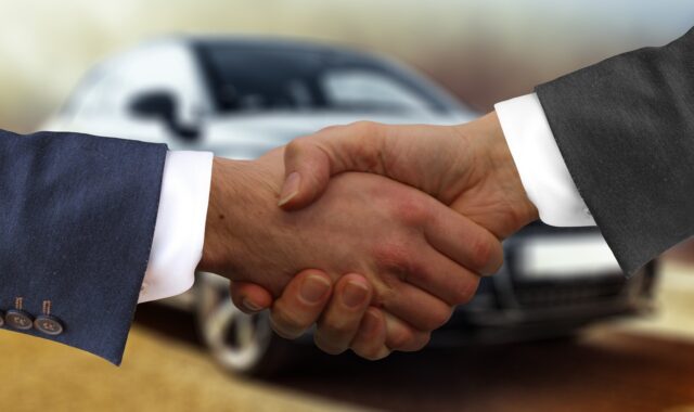 handshake, autokaufmann, automobile, to buy, contract, buyer, dealer, car dealer, shaking hands, company, financial world, finance, federation, alliance, teamwork, collaboration, modern, men's suit, dealer, car dealer, car dealer, car dealer, car dealer, car dealer