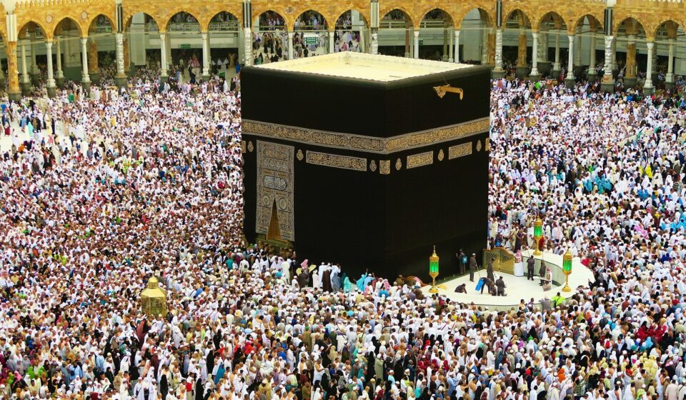 kaaba, mecca, the pilgrim's guide, religion, islam, trip, the crowd, cami, city, worship, people, religious, prayer, mosque, kaaba, kaaba, kaaba, mecca, mecca, mecca, mecca, mecca