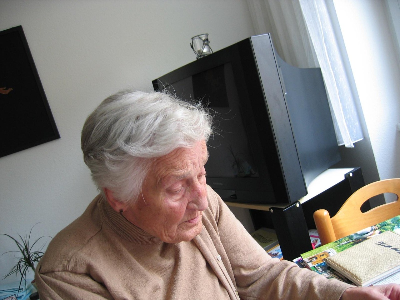 dependent, dementia, woman, old, alzheimer's, retirement home, care for the elderly, age spots, old people's home, nationals, fear, care, character, think, folds, ghost, face, health, disease, human, granny, maintenance, need of care, constant, care costs, seniors, calcification, supply, dementia, dementia, dementia, dementia, dementia