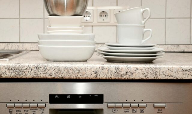 dishes, dishwasher, kitchen, electricity, power consumption, household, dishwasher, dishwasher, dishwasher, dishwasher, dishwasher