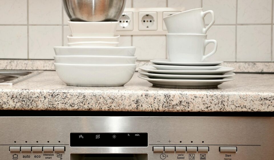dishes, dishwasher, kitchen, electricity, power consumption, household, dishwasher, dishwasher, dishwasher, dishwasher, dishwasher