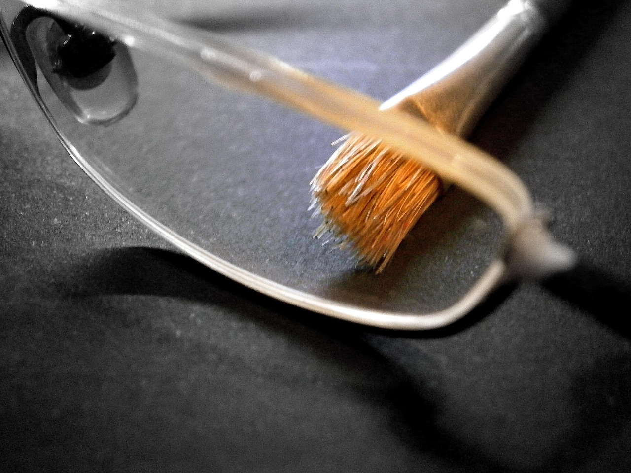 glasses, glass, glasses glass, paint brush, bristle brush, photography, magnification, digicam, digital camera, photo, focus, zoom